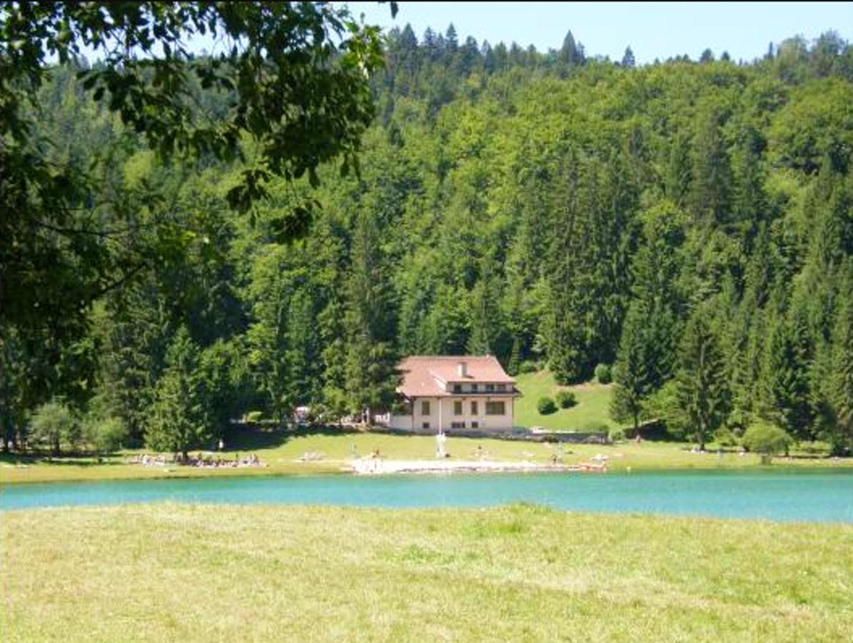 Maison Confortable Avec Vue Sur La Montagne A Charix Kültér fotó